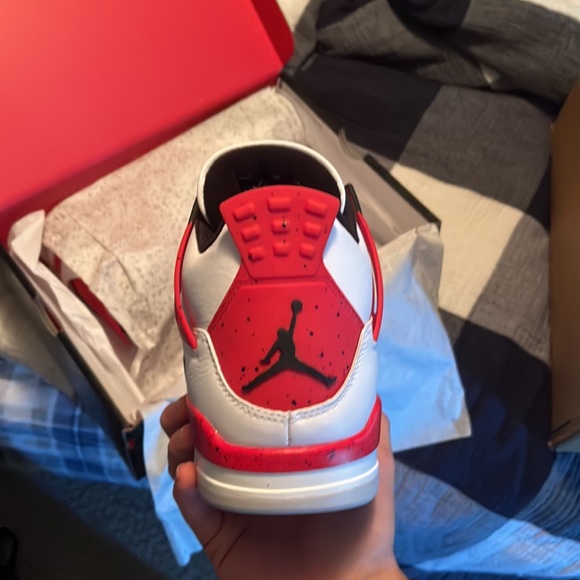 Brand new Jordan 4 Red Cement - Picture 5 of 8